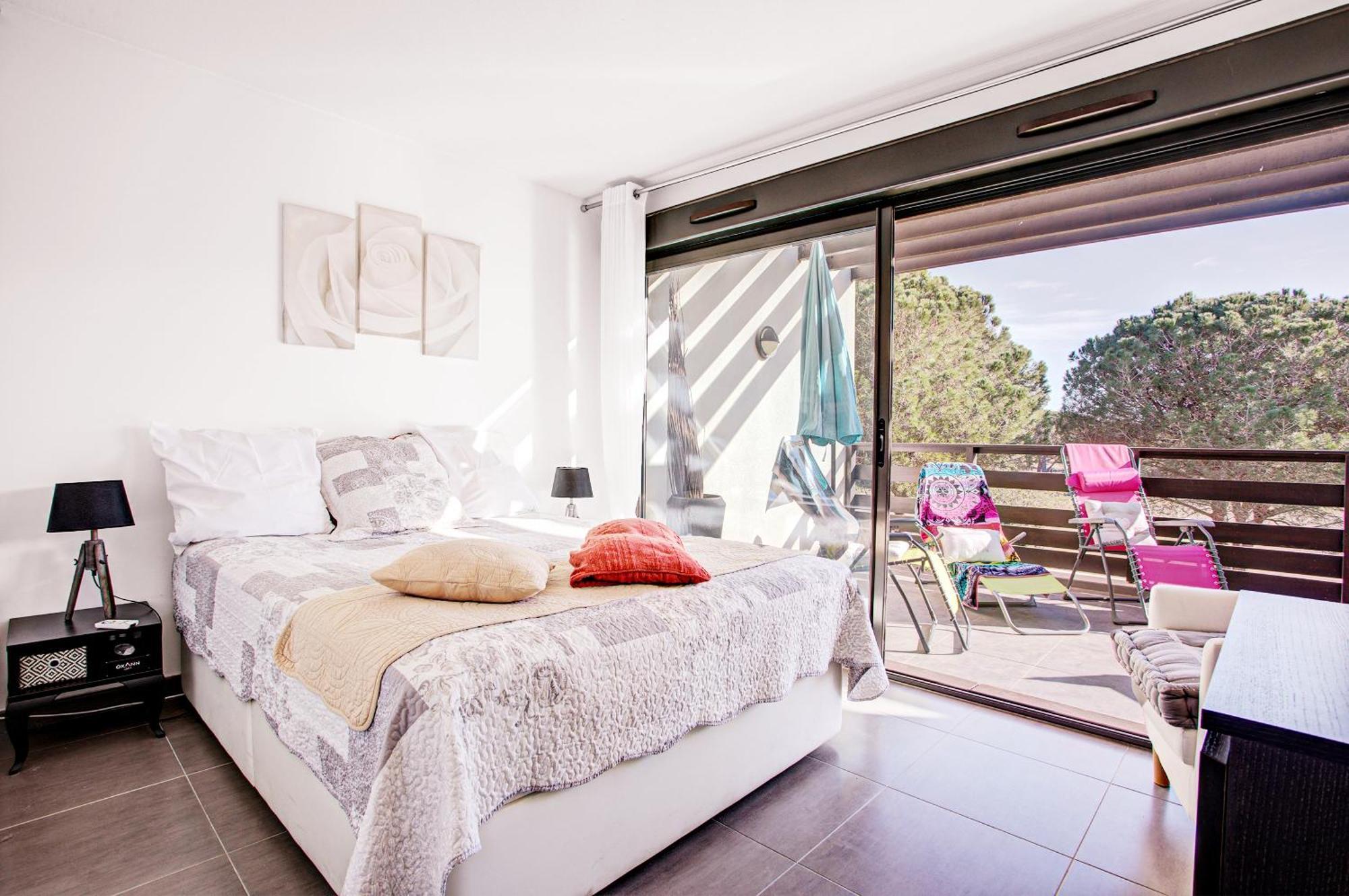 Vert Paradis - Vue Apaisante Sur Golf, Pins Parasols, 2E Etage - 80 M2 Dont Terrasse Avec Pergola, 2 Chambres, 3Et Iles, 3 Clim, Wifi - Piscine, Parking Et Park A Velos, Ascenseur - En Option Linge, Menage - Pistes Cyclables, Mer A Proximite แซงต์-ซีเปรียง ภายนอก รูปภาพ