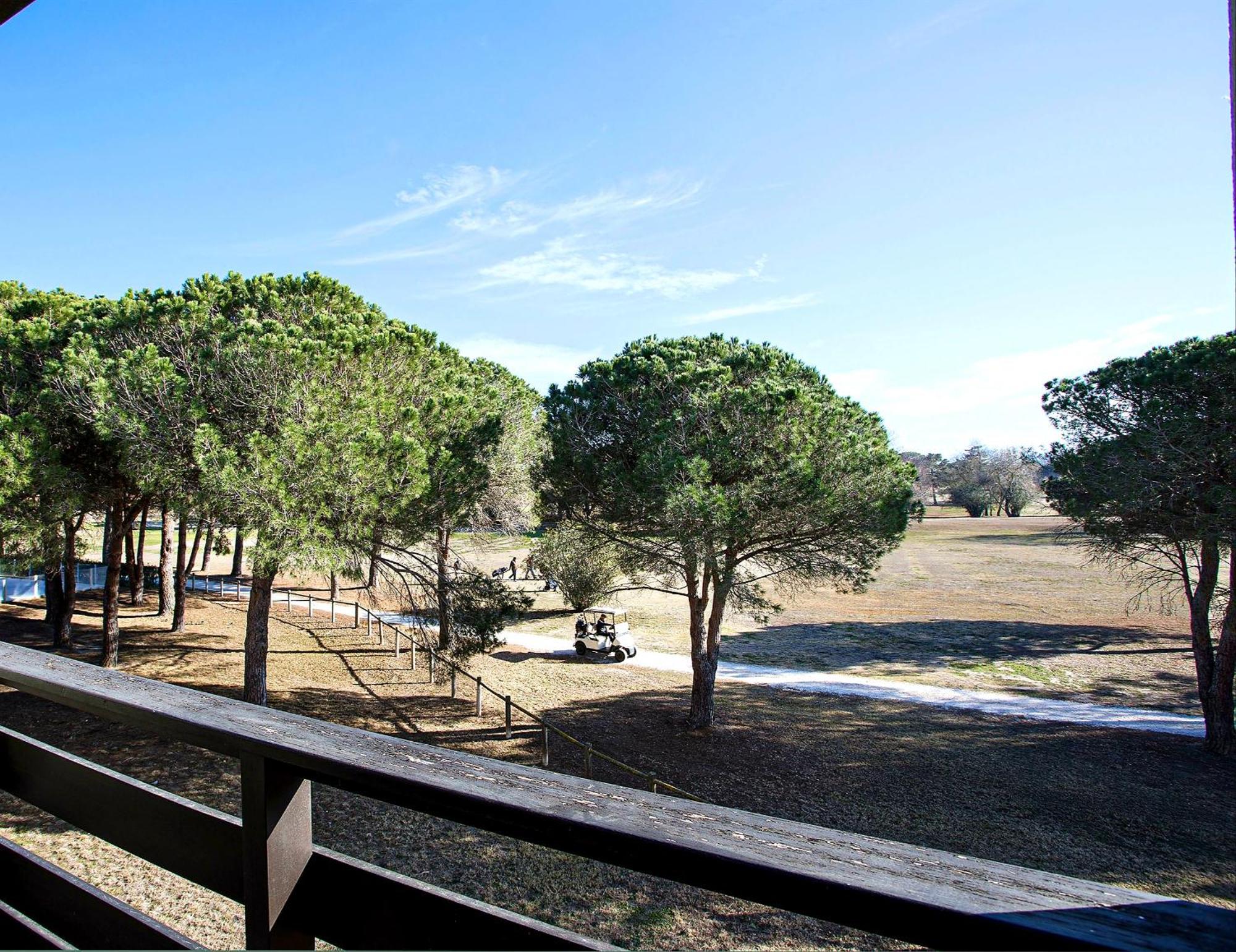 Vert Paradis - Vue Apaisante Sur Golf, Pins Parasols, 2E Etage - 80 M2 Dont Terrasse Avec Pergola, 2 Chambres, 3Et Iles, 3 Clim, Wifi - Piscine, Parking Et Park A Velos, Ascenseur - En Option Linge, Menage - Pistes Cyclables, Mer A Proximite แซงต์-ซีเปรียง ภายนอก รูปภาพ